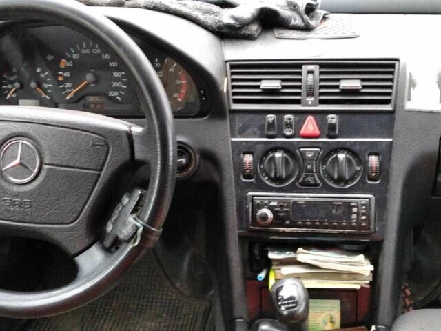 Чорний Мерседес Інша, об'ємом двигуна 2.1 л та пробігом 370 тис. км за 2000 $, фото 4 на Automoto.ua