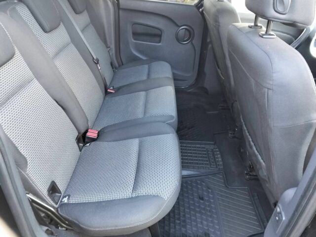 Черный Мерседес Другая, объемом двигателя 1.5 л и пробегом 143 тыс. км за 12600 $, фото 3 на Automoto.ua