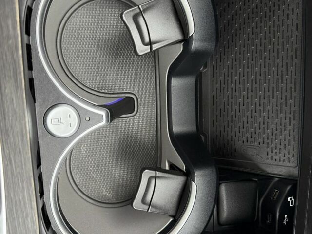 Чорний Мерседес Інша, об'ємом двигуна 3 л та пробігом 146 тис. км за 72012 $, фото 16 на Automoto.ua