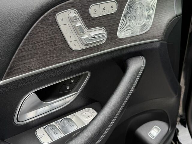 Чорний Мерседес Інша, об'ємом двигуна 3 л та пробігом 146 тис. км за 72012 $, фото 13 на Automoto.ua