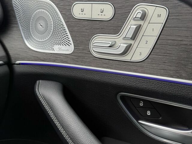 Чорний Мерседес Інша, об'ємом двигуна 3 л та пробігом 146 тис. км за 72012 $, фото 14 на Automoto.ua