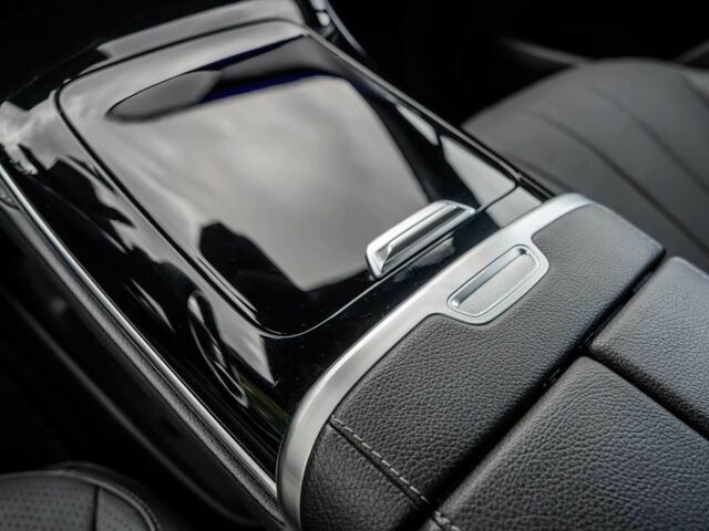 Чорний Мерседес Інша, об'ємом двигуна 0 л та пробігом 14 тис. км за 26000 $, фото 7 на Automoto.ua