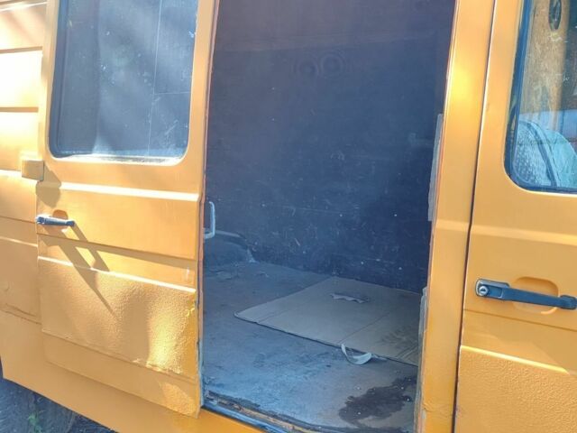 Мерседес Другая, объемом двигателя 0 л и пробегом 0 тыс. км за 4000 $, фото 11 на Automoto.ua