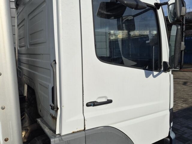 Мерседес Інша, об'ємом двигуна 0 л та пробігом 0 тис. км за 9000 $, фото 4 на Automoto.ua