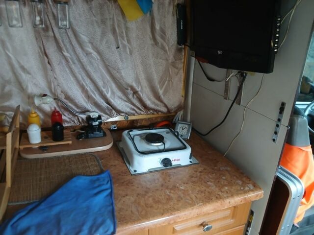 Жовтий Мерседес Інша, об'ємом двигуна 2.4 л та пробігом 333 тис. км за 5000 $, фото 12 на Automoto.ua