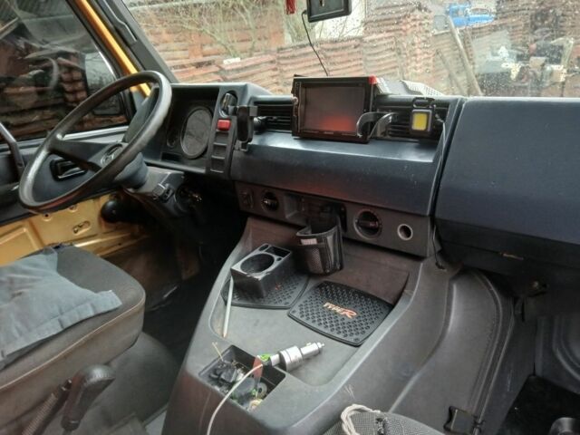 Жовтий Мерседес Інша, об'ємом двигуна 2.4 л та пробігом 333 тис. км за 5000 $, фото 17 на Automoto.ua