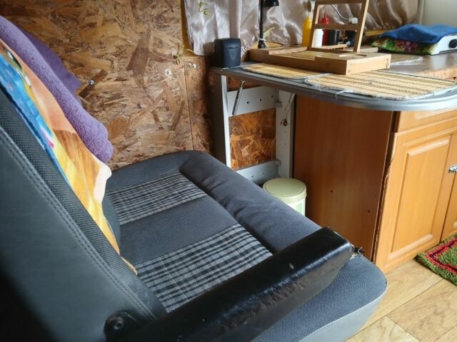 Жовтий Мерседес Інша, об'ємом двигуна 2.4 л та пробігом 333 тис. км за 5000 $, фото 9 на Automoto.ua