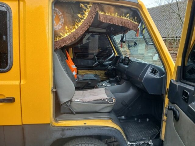 Жовтий Мерседес Інша, об'ємом двигуна 2.4 л та пробігом 333 тис. км за 5000 $, фото 5 на Automoto.ua