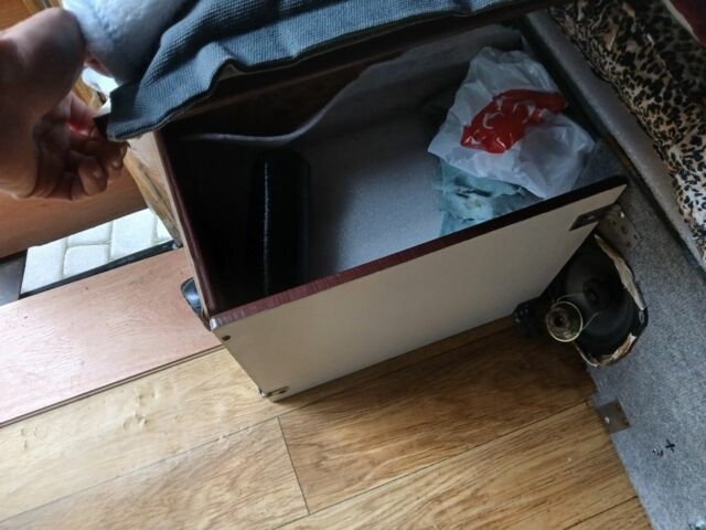 Жовтий Мерседес Інша, об'ємом двигуна 2.4 л та пробігом 333 тис. км за 5000 $, фото 19 на Automoto.ua