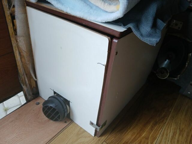 Жовтий Мерседес Інша, об'ємом двигуна 2.4 л та пробігом 333 тис. км за 5000 $, фото 10 на Automoto.ua