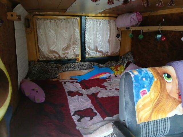 Жовтий Мерседес Інша, об'ємом двигуна 2.4 л та пробігом 333 тис. км за 5000 $, фото 7 на Automoto.ua