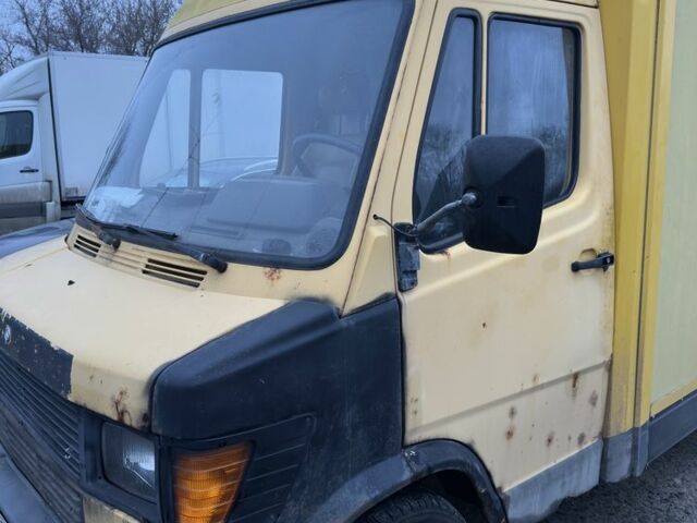 Жовтий Мерседес Інша, об'ємом двигуна 2.3 л та пробігом 302 тис. км за 2100 $, фото 1 на Automoto.ua