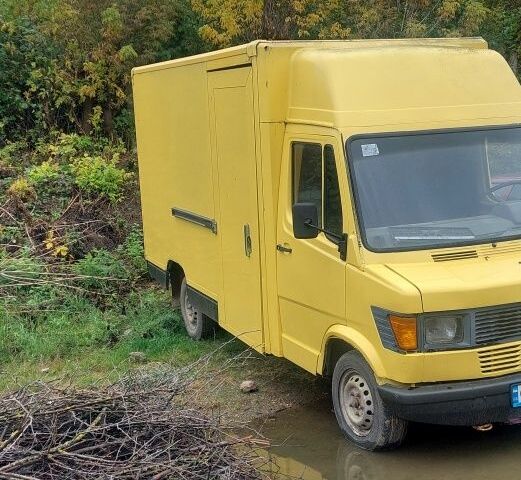 Жовтий Мерседес Інша, об'ємом двигуна 2.3 л та пробігом 435 тис. км за 3400 $, фото 4 на Automoto.ua