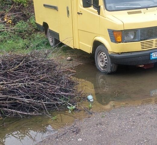 Жовтий Мерседес Інша, об'ємом двигуна 2.3 л та пробігом 435 тис. км за 3400 $, фото 5 на Automoto.ua