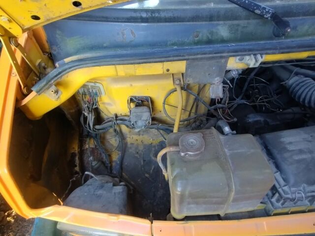 Желтый Мерседес Другая, объемом двигателя 3 л и пробегом 300 тыс. км за 1300 $, фото 4 на Automoto.ua