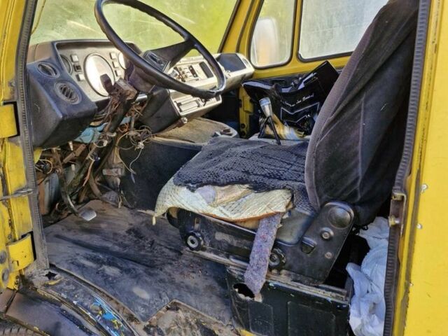 Жовтий Мерседес Інша, об'ємом двигуна 0 л та пробігом 200 тис. км за 1200 $, фото 5 на Automoto.ua