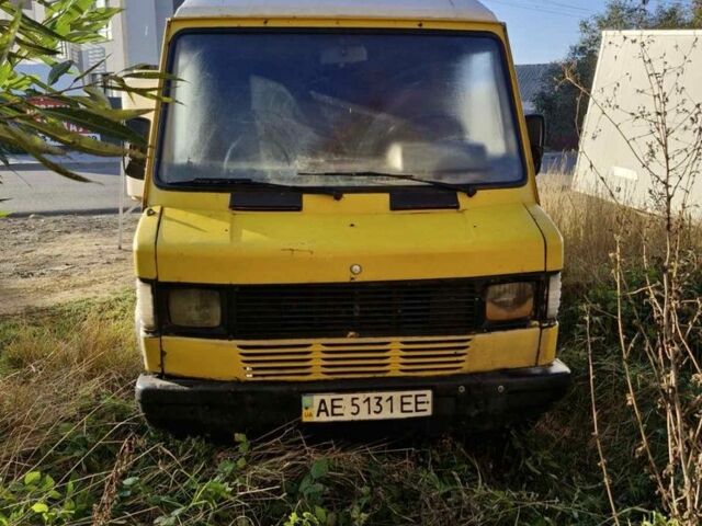 Жовтий Мерседес Інша, об'ємом двигуна 0 л та пробігом 200 тис. км за 1200 $, фото 1 на Automoto.ua