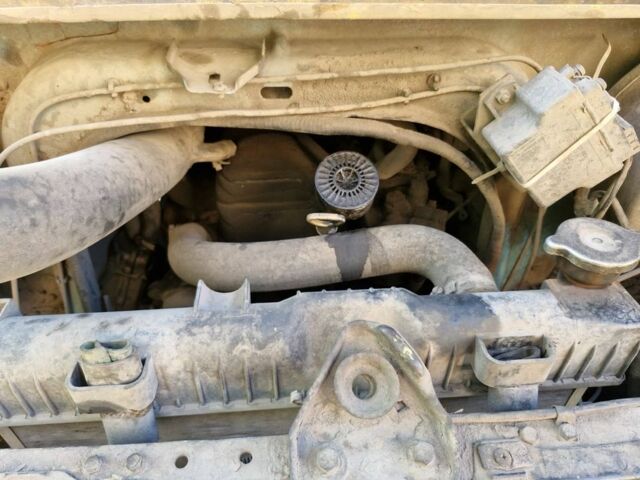 Жовтий Мерседес Інша, об'ємом двигуна 0 л та пробігом 200 тис. км за 1200 $, фото 6 на Automoto.ua