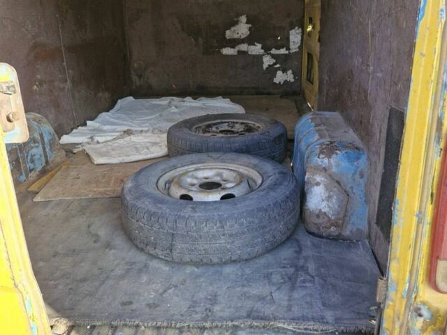 Жовтий Мерседес Інша, об'ємом двигуна 0 л та пробігом 200 тис. км за 1200 $, фото 4 на Automoto.ua