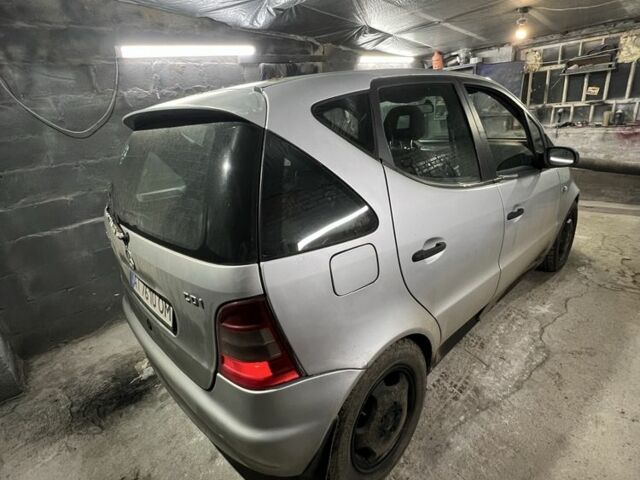 Серый Мерседес Другая, объемом двигателя 1.7 л и пробегом 190 тыс. км за 2400 $, фото 3 на Automoto.ua