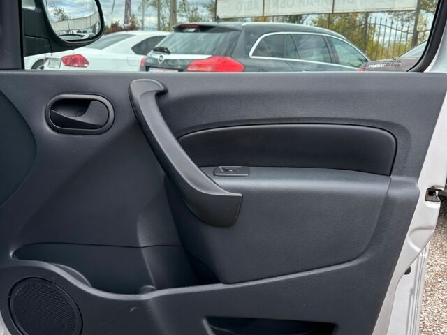 Сірий Мерседес Інша, об'ємом двигуна 1.5 л та пробігом 263 тис. км за 7900 $, фото 11 на Automoto.ua