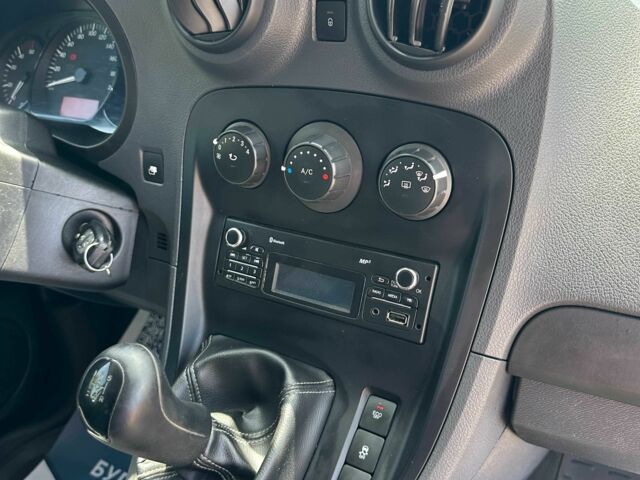 Сірий Мерседес Інша, об'ємом двигуна 1.5 л та пробігом 263 тис. км за 7900 $, фото 12 на Automoto.ua