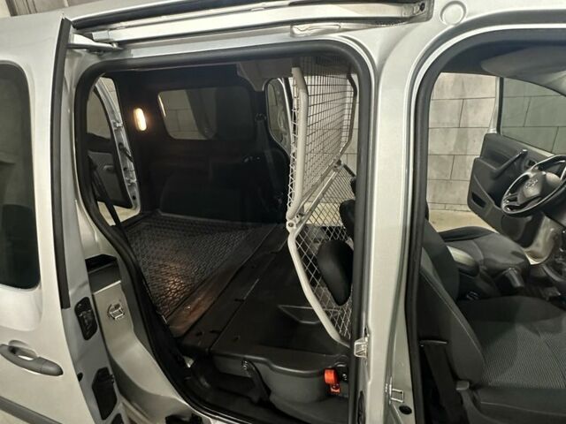 Сірий Мерседес Інша, об'ємом двигуна 1.5 л та пробігом 157 тис. км за 12999 $, фото 7 на Automoto.ua