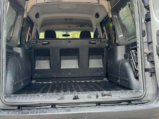 Серый Мерседес Другая, объемом двигателя 1.5 л и пробегом 246 тыс. км за 10800 $, фото 12 на Automoto.ua