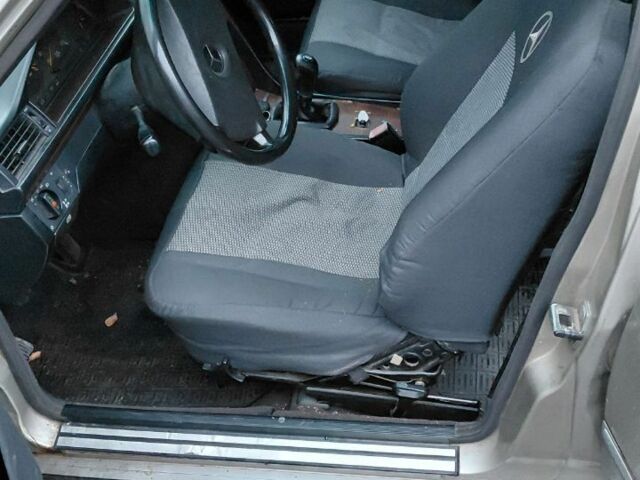 Серый Мерседес Другая, объемом двигателя 2.5 л и пробегом 443 тыс. км за 2000 $, фото 3 на Automoto.ua