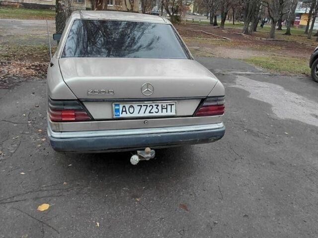 Серый Мерседес Другая, объемом двигателя 2.5 л и пробегом 443 тыс. км за 2000 $, фото 1 на Automoto.ua