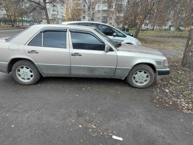 Серый Мерседес Другая, объемом двигателя 2.5 л и пробегом 443 тыс. км за 2000 $, фото 2 на Automoto.ua