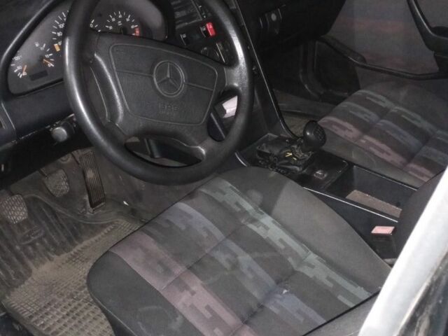 Серый Мерседес Другая, объемом двигателя 1.8 л и пробегом 333 тыс. км за 1499 $, фото 6 на Automoto.ua