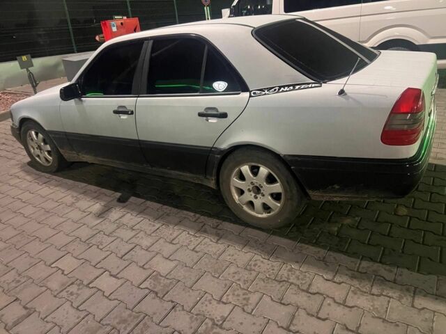 Серый Мерседес Другая, объемом двигателя 1.8 л и пробегом 333 тыс. км за 1499 $, фото 1 на Automoto.ua