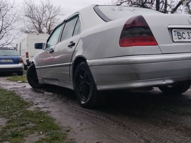 Серый Мерседес Другая, объемом двигателя 1.8 л и пробегом 300 тыс. км за 1800 $, фото 2 на Automoto.ua