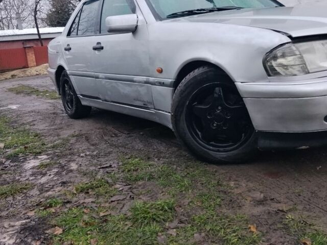 Серый Мерседес Другая, объемом двигателя 1.8 л и пробегом 300 тыс. км за 1800 $, фото 5 на Automoto.ua