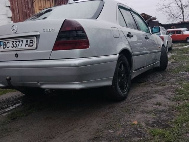 Серый Мерседес Другая, объемом двигателя 1.8 л и пробегом 300 тыс. км за 1800 $, фото 4 на Automoto.ua