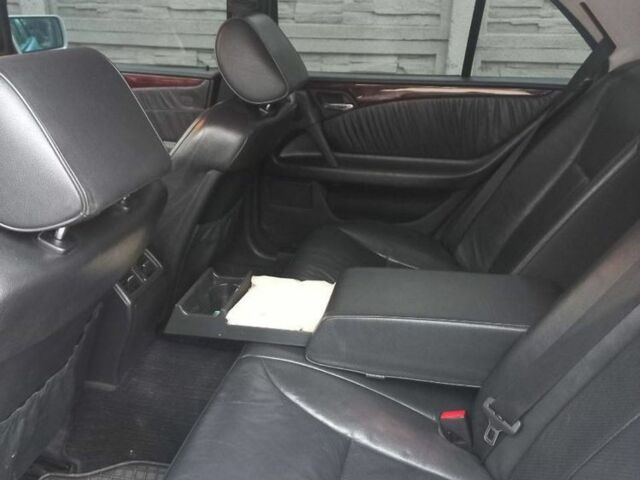 Серый Мерседес Другая, объемом двигателя 2.8 л и пробегом 535 тыс. км за 4800 $, фото 3 на Automoto.ua