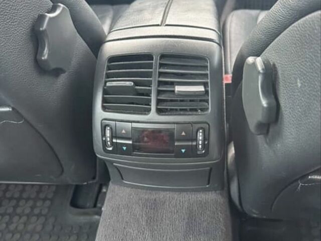 Серый Мерседес Другая, объемом двигателя 0 л и пробегом 300 тыс. км за 1599 $, фото 5 на Automoto.ua