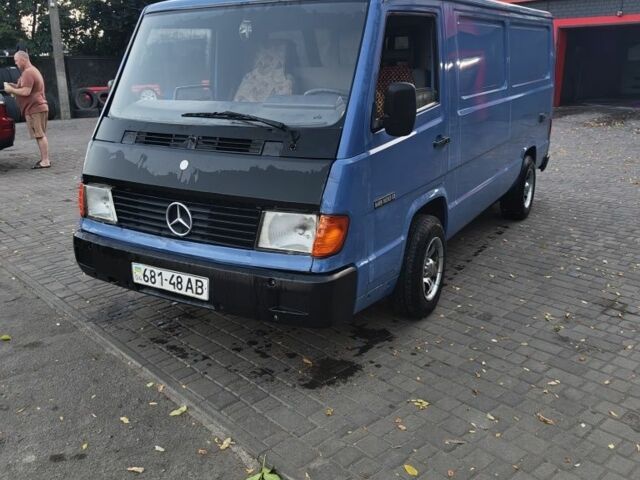 Синій Мерседес Інша, об'ємом двигуна 2.4 л та пробігом 300 тис. км за 2200 $, фото 6 на Automoto.ua