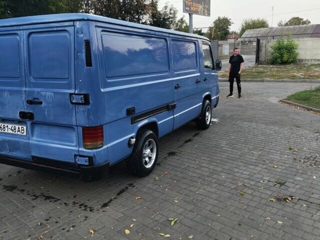 Синій Мерседес Інша, об'ємом двигуна 2.4 л та пробігом 300 тис. км за 2200 $, фото 9 на Automoto.ua