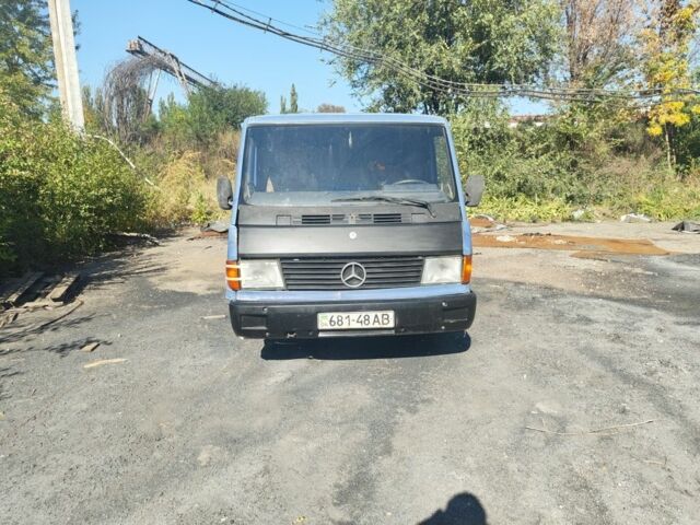 Синій Мерседес Інша, об'ємом двигуна 2.4 л та пробігом 300 тис. км за 2200 $, фото 5 на Automoto.ua