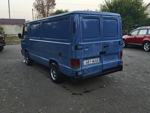 Синій Мерседес Інша, об'ємом двигуна 2.4 л та пробігом 300 тис. км за 2200 $, фото 8 на Automoto.ua