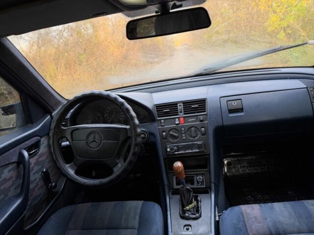 Синий Мерседес Другая, объемом двигателя 1.8 л и пробегом 234 тыс. км за 2000 $, фото 8 на Automoto.ua