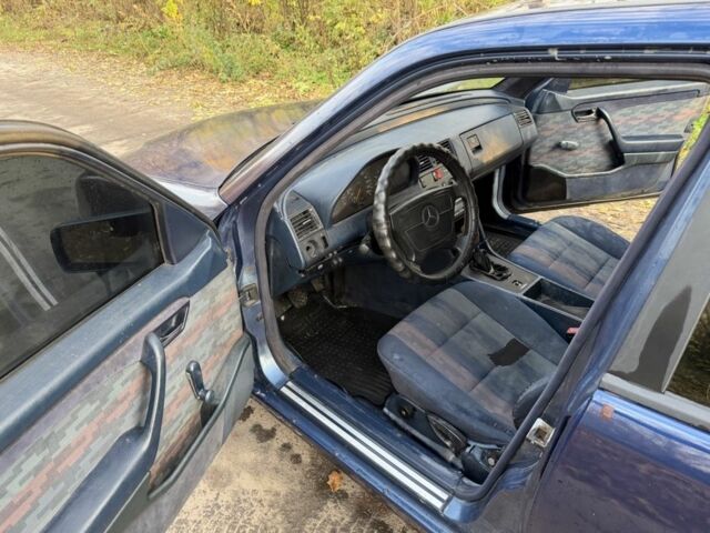 Синий Мерседес Другая, объемом двигателя 1.8 л и пробегом 234 тыс. км за 2000 $, фото 7 на Automoto.ua