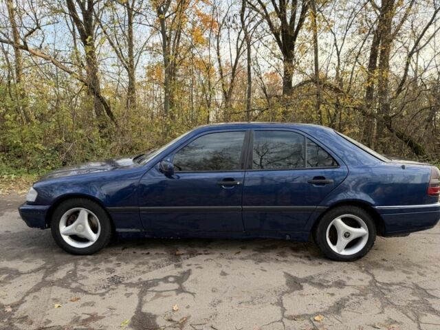 Синий Мерседес Другая, объемом двигателя 1.8 л и пробегом 234 тыс. км за 2000 $, фото 6 на Automoto.ua