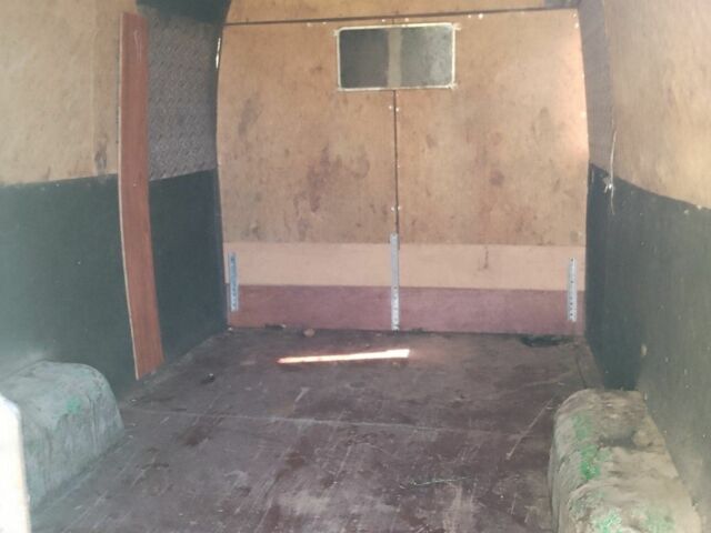 Зеленый Мерседес Другая, объемом двигателя 2.4 л и пробегом 300 тыс. км за 2500 $, фото 3 на Automoto.ua