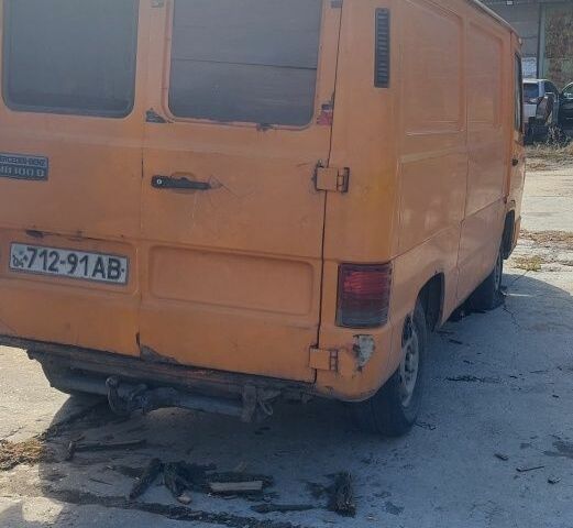 Оранжевый Мерседес Другая, объемом двигателя 0 л и пробегом 300 тыс. км за 800 $, фото 4 на Automoto.ua