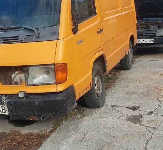 Оранжевый Мерседес Другая, объемом двигателя 0 л и пробегом 300 тыс. км за 800 $, фото 1 на Automoto.ua