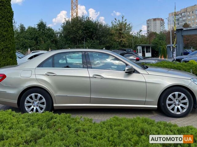 Бежевый Мерседес E 200, объемом двигателя 2.2 л и пробегом 293 тыс. км за 12900 $, фото 7 на Automoto.ua
