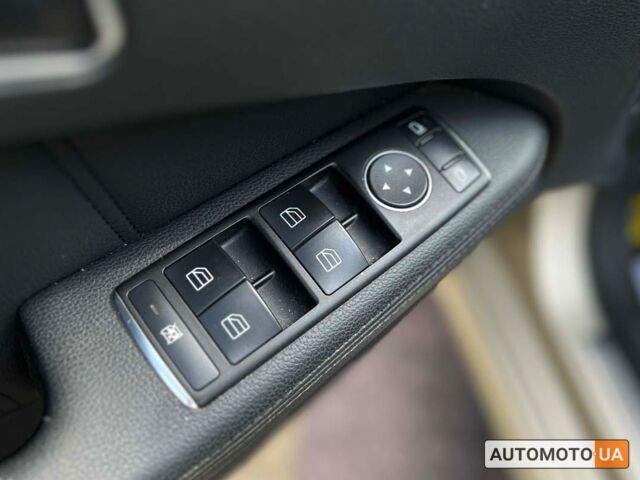 Бежевый Мерседес E 200, объемом двигателя 2.2 л и пробегом 293 тыс. км за 12900 $, фото 17 на Automoto.ua